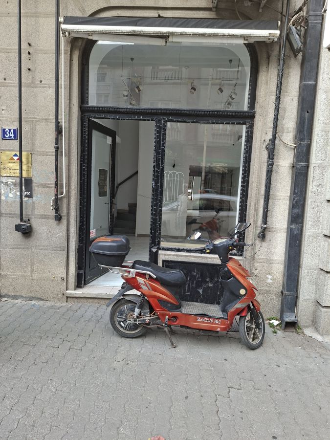 Poslovni prostor 37m2 centar