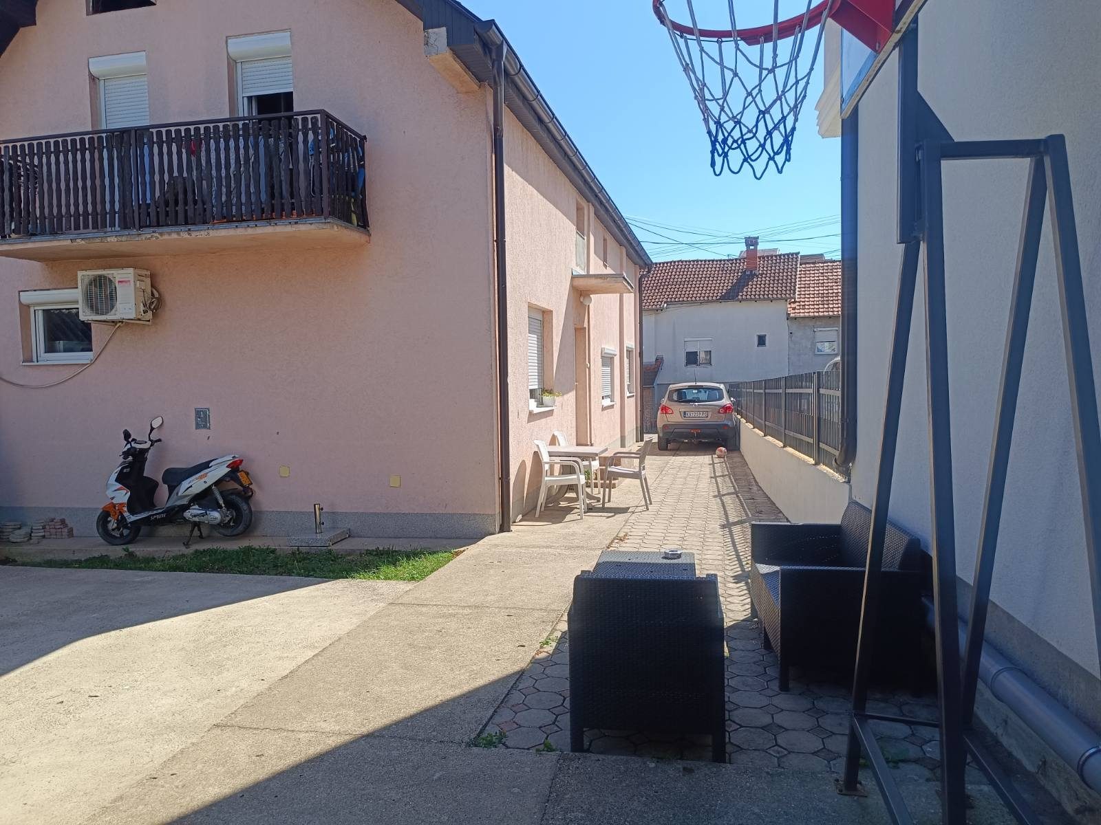 KUĆA 220 m² NA PLACU 4,04 ARI – VAŠARIŠTE