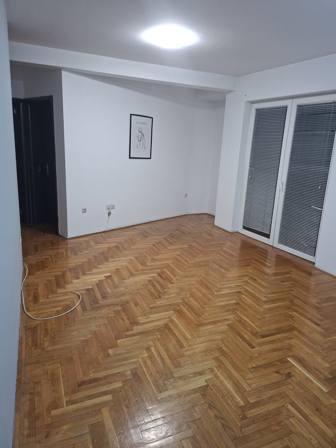 IZDAJE SE STAN 61 m² – STROGI CENTAR KRAGUJEVCA, ULICA NIKOLE PAŠIĆA